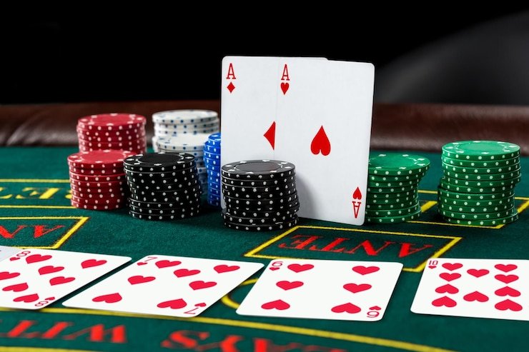 Simbol keamanan akun digital dengan autentikasi dan enkripsi data